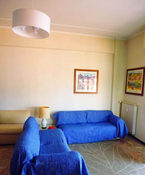Ampio alloggio molto confortevole, 7 posti letto Apartment in Spotorno