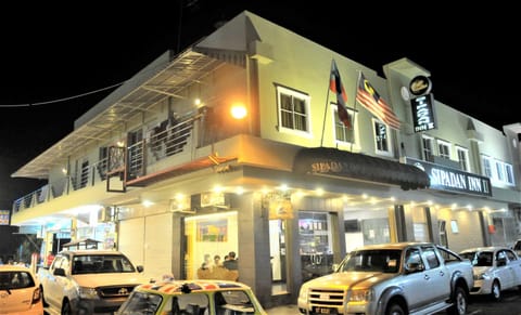 Property building, Facade/entrance, Night