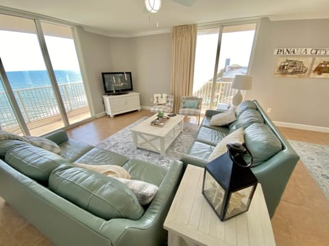 Happy Ours - Tidewater 2200 sq.ft. corner beachfront - sleeps 15 Eigentumswohnung in Panama City Beach