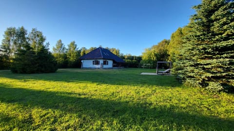 Property building, Spring, Day, Natural landscape, Garden, Garden, Garden view