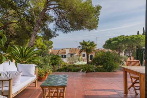 Patio, Day, View (from property/room), Balcony/Terrace, Dining area