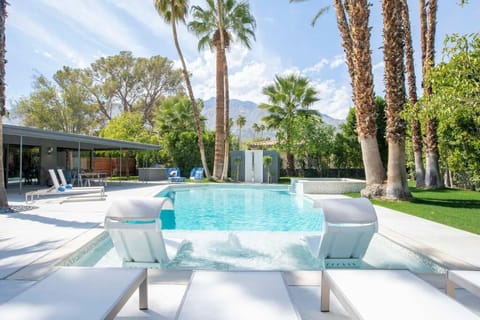Villa Perfetto Plaza Chalet in Palm Springs