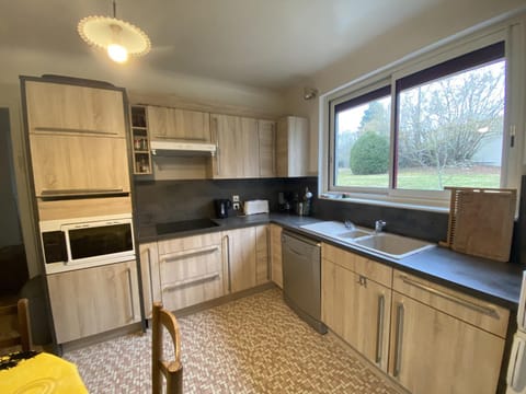 Maison spacieuse avec jardin, proche Thermes et commodités à La Roche-Posay - FR-1-541-17 House in Centre-Val de Loire