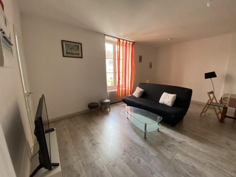 Appartement 57m² avec WIFI à 200m des Thermes – 4 pers. – Parking gratuit – La Roche-Posay - FR-1-541-40 Apartment in Centre-Val de Loire