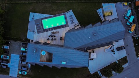 Property building, Swimming pool