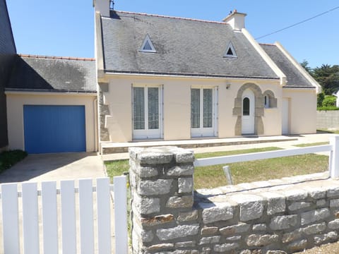 Property building, Facade/entrance, Off site