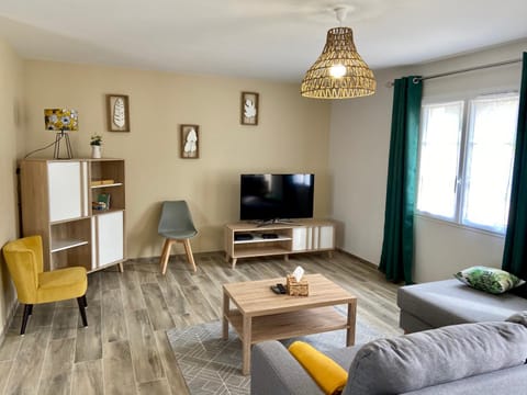 Gîte Eucalyptus House in Centre-Val de Loire