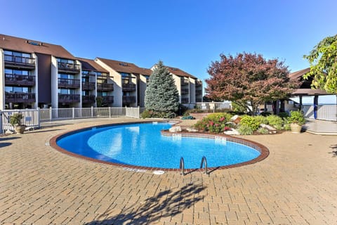 The Shores Condo with Beach Access Less Than 2 Mi to Dtwn! Eigentumswohnung in Port Clinton