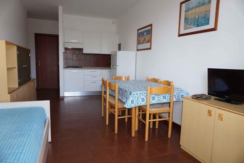 Summer, TV and multimedia, Coffee/tea facilities, Dining area