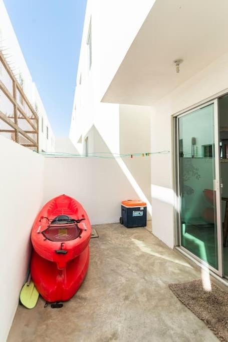 #CasaMare - Privada a una cuadra del mar con AC House in Ensenada