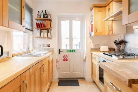Deluxe Three Bed Apartment in Henley-on-Thames near Station River & Town Centre Apartment in Henley-on-Thames