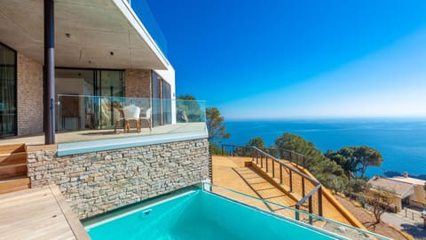 Balcony/Terrace, Pool view, Sea view, Swimming pool, Swimming pool