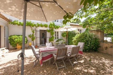 Patio, Garden, Dining area