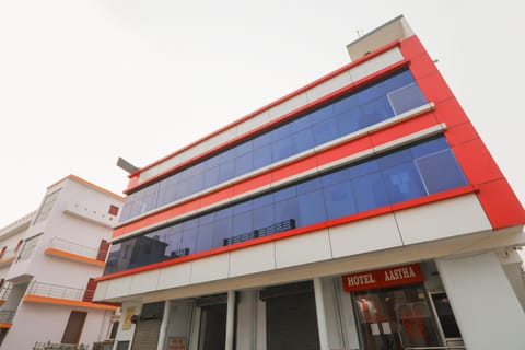 OYO Hotel Aastha Near Chaudhary Charan Singh International Airport Hotel in Lucknow