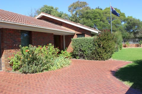 Facade/entrance, Garden