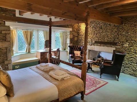 Swan Inn Lechlade Bed and Breakfast in West Oxfordshire District