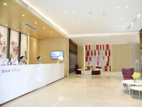 Lavande Hotels·Shenzhen North Railway Station Longhua Bus Terminal Hotel in Shenzhen