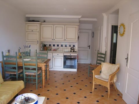 Appartement Cavalaire-sur-Mer, 3 pièces, 6 personnes - FR-1-100-206 Condo in Cavalaire-sur-Mer