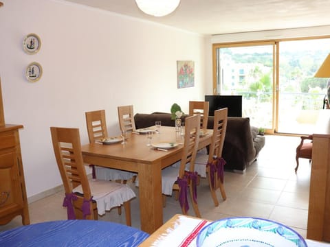 Appartement climatisé avec 2 chambres, terrasse et garage à Cavalaire-sur-Mer - FR-1-100-218 Apartment in Cavalaire-sur-Mer