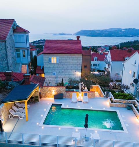 Property building, Swimming pool