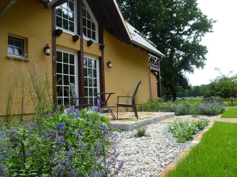 Facade/entrance, Garden