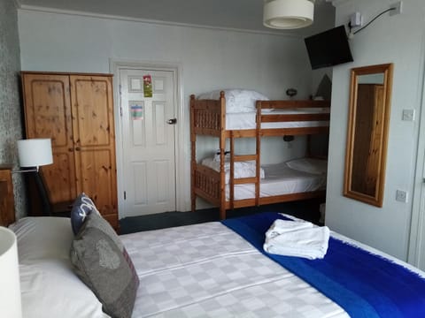 Photo of the whole room, bunk bed