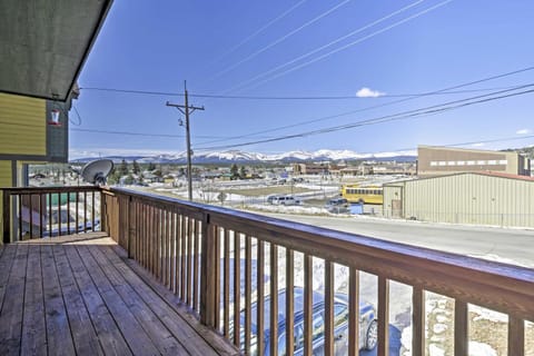Rustic Fairplay Townhome with Deck and Mountain Views! Casa in Fairplay