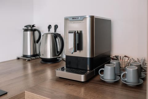 Coffee/tea facilities, Kitchen or kitchenette