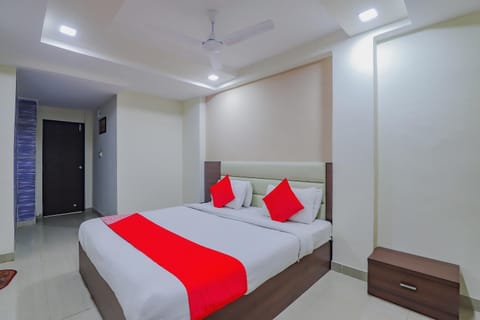 Collection O Greenwood Hotel in Ahmedabad