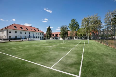 Property building, Tennis court