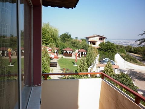 View (from property/room), Balcony/Terrace