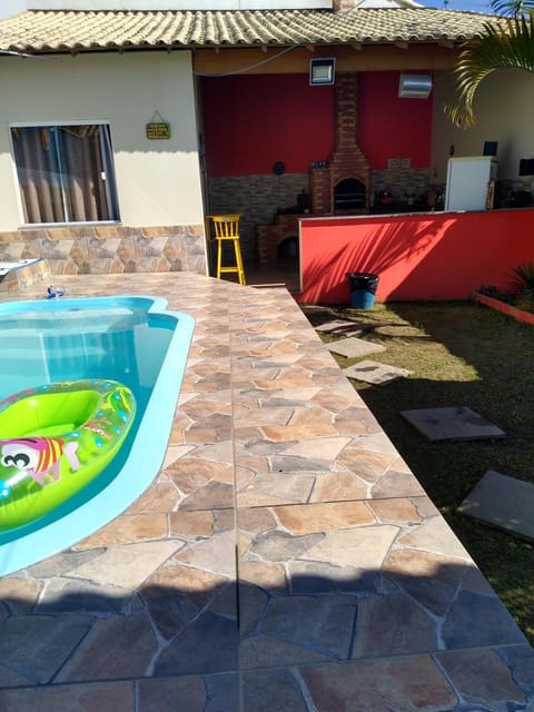 Casa com piscina House in Araruama