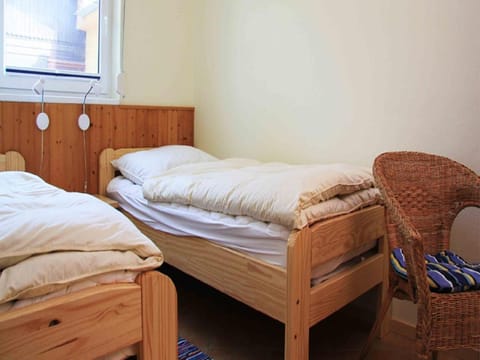 Bed, Bedroom, bunk bed