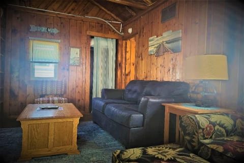 Lake Huron - Super Cute Lake Front Cabin (Sleeps 5) Casa in Oscoda Township