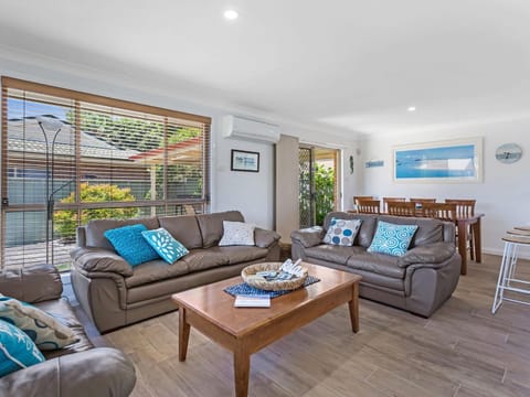 Chill Out at Fingal Jellicoe Close Haus in Fingal Bay