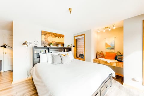 Ski-In Ski-Out Tyra Lookout #20 Apartment in Breckenridge