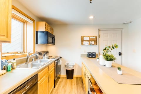 Ski-In Ski-Out Tyra Lookout #20 Apartment in Breckenridge