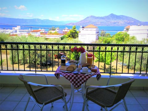 Balcony/Terrace, Food, Continental breakfast