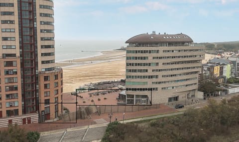 Property building, Restaurant/places to eat