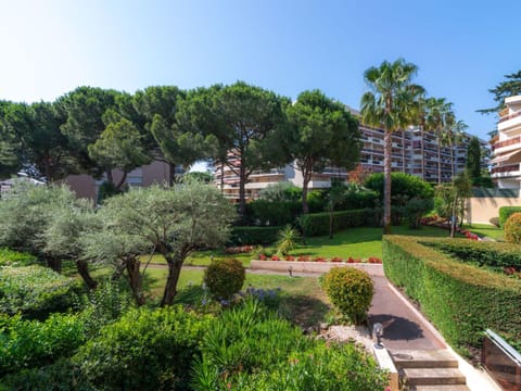 Apartment Le Provence by Interhome Copropriété in Antibes