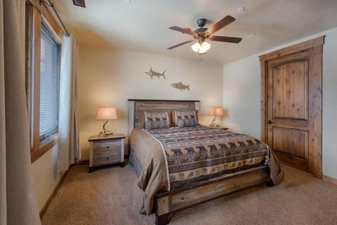 TimberCrest Downtown Lakeview Condo North by Casago - Donerightmanagement Maison in McCall