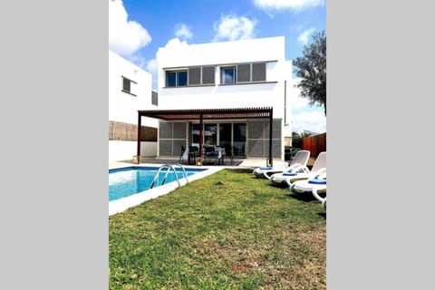 Villa d’Aina * Propiedad privada con piscina Villa in Cala en Bosc