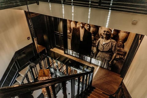 Property building, Patio, Facade/entrance