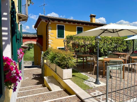 Patio, Garden, Garden view