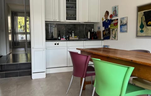 Dining area, kitchen