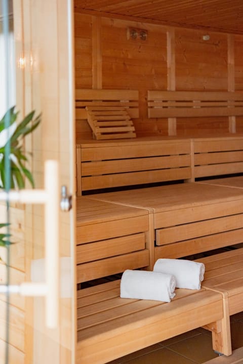 Sauna, towels