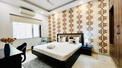 Olive Service Apartments BLK & GangaRam Hospital Condo in New Delhi