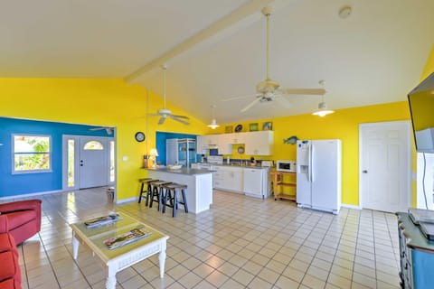 Northside Grand Cayman Getaway with Private Beach! Haus in North Side