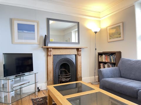 Property building, TV and multimedia, Living room