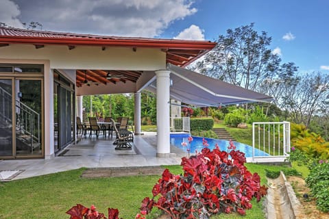 Stunning Casa de la Roca House with Infinity Pool! Casa in Bahía Ballena